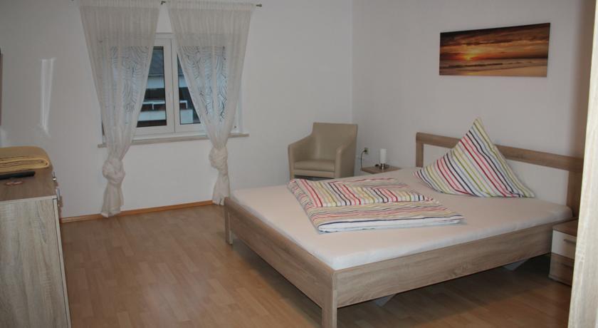 Appartements-Steinkirchner Straubing Pokoj fotografie